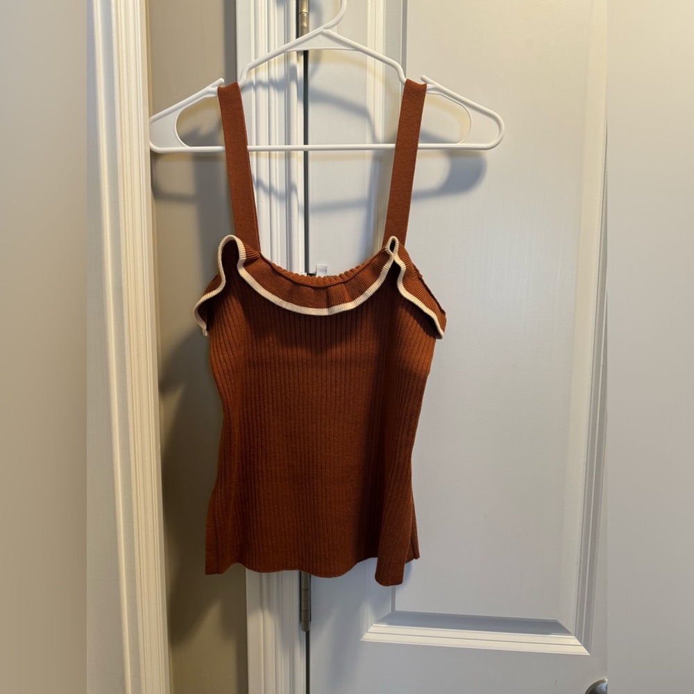 Crisp Leaves Ribbed Knit Tank Top (Rust) size medium.